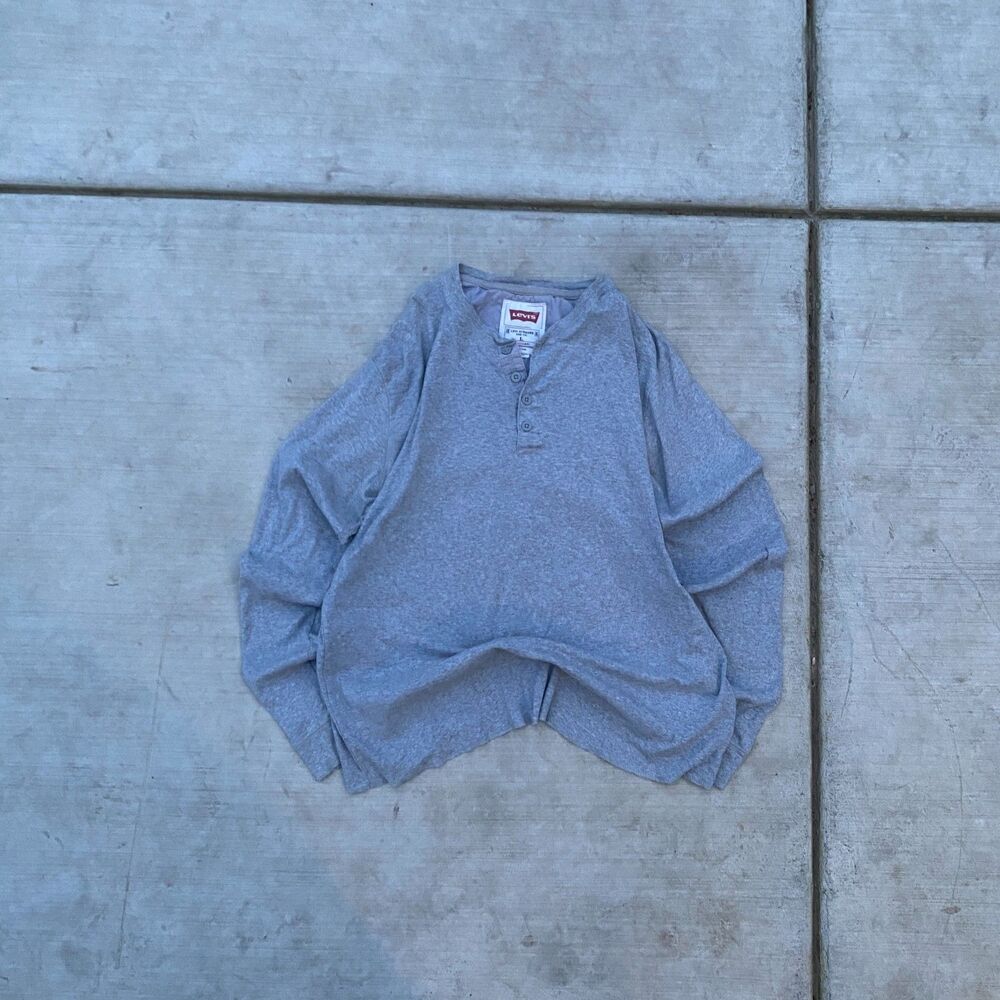 Levi’s 2010 Grey Long Sleeve Henley Men’s Large Minimalist Casual Top